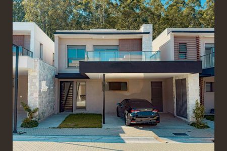 Casa à venda com 230m², 3 quartos e 3 vagas