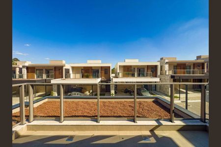 Casa à venda com 230m², 3 quartos e 3 vagas