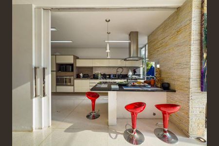 Casa à venda com 420m², 4 quartos e 4 vagas