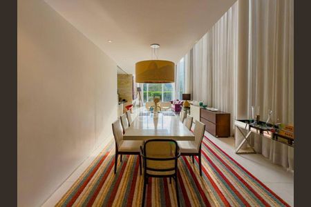 Casa à venda com 4 quartos, 420m² em Tamboré, Santana de Parnaíba