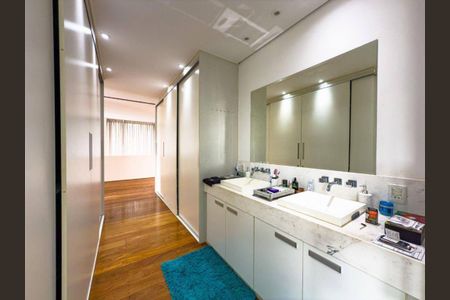 Casa à venda com 420m², 4 quartos e 4 vagas