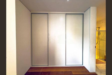 Casa à venda com 4 quartos, 420m² em Tamboré, Santana de Parnaíba