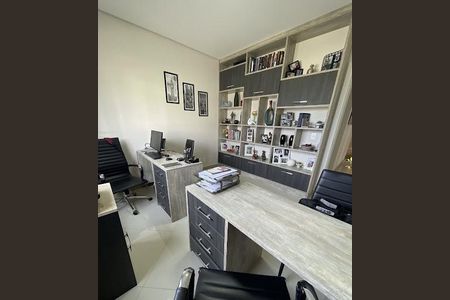 Casa à venda com 3 quartos, 260m² em Parque Sinai, Santana de Parnaíba