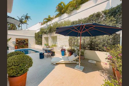 Casa à venda com 375m², 4 quartos e 4 vagas