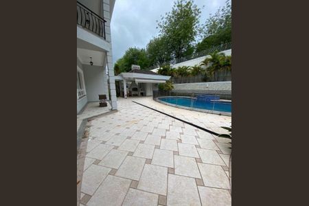 Casa de condomínio à venda com 801m², 5 quartos e 8 vagas