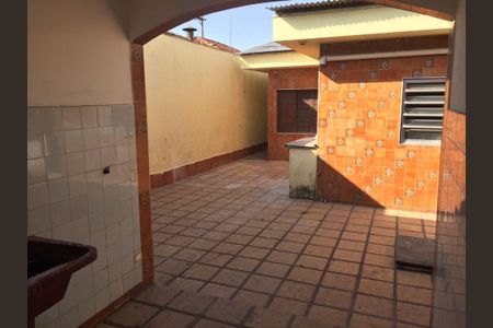 Casa à venda com 3 quartos, 180m² em Cupecê, São Paulo