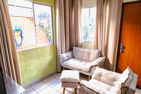 Sala de casa de condomínio à venda com 3 quartos, 83m² em Vila Paquetá, Belo Horizonte