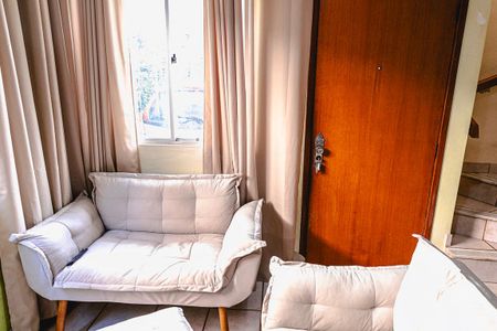 Casa de condomínio à venda com 83m², 3 quartos e 2 vagasSala