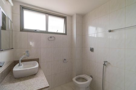 Apartamento à venda com 134m², 3 quartos e 2 vagasBanheiro da Suíte