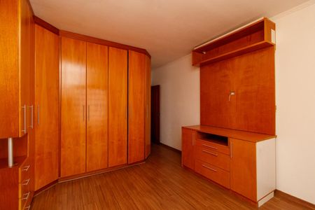 Casa para alugar com 180m², 3 quartos e 2 vagasSuíte