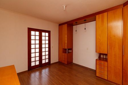 Casa para alugar com 180m², 3 quartos e 2 vagasSuíte