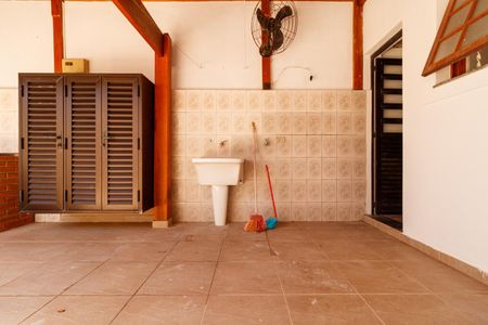 Casa para alugar com 180m², 3 quartos e 2 vagasÁrea de Serviço