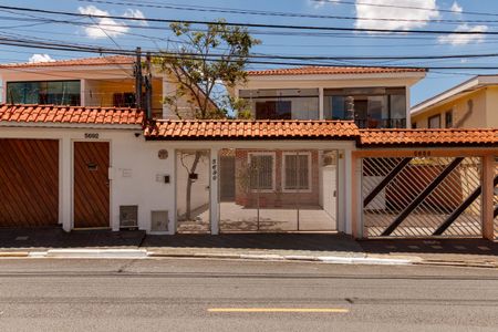 Casa para alugar com 180m², 3 quartos e 2 vagasFachada