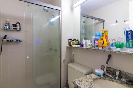 Apartamento à venda com 90m², 2 quartos e 1 vagaBanheiro - piso superior