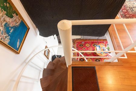 Apartamento à venda com 90m², 2 quartos e 1 vagaEscadas