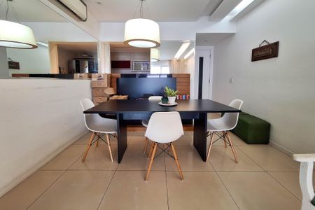 Apartamento à venda com 90m², 2 quartos e 1 vaga Apartamento à venda com 90m², 2 quartos e 1 vagaSala