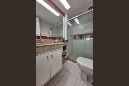 Apartamento à venda com 90m², 2 quartos e 1 vaga Apartamento à venda com 90m², 2 quartos e 1 vagaBanheiro da Suíte 1