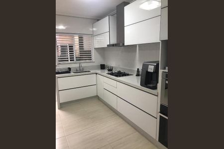 Casa à venda com 3 quartos, 250m² em Vila Dom Pedro I, São Paulo