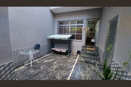 Casa à venda com 3 quartos, 450m² em Pestana, Osasco
