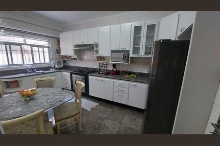 Casa à venda com 3 quartos, 450m² em Pestana, Osasco