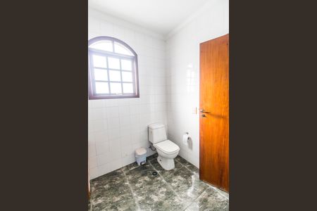 Casa de condomínio à venda com 410m², 4 quartos e 6 vagasBanheiro da Suíte