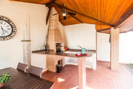 Casa de condomínio à venda com 410m², 4 quartos e 6 vagasÁrea gourmet