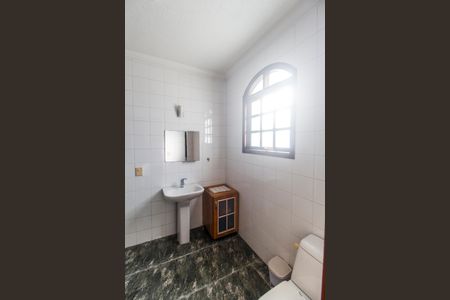 Casa de condomínio à venda com 410m², 4 quartos e 6 vagasBanheiro da Suíte