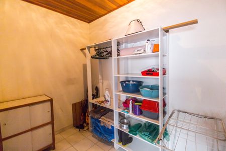 Casa de condomínio à venda com 410m², 4 quartos e 6 vagasQuarto de Serviço