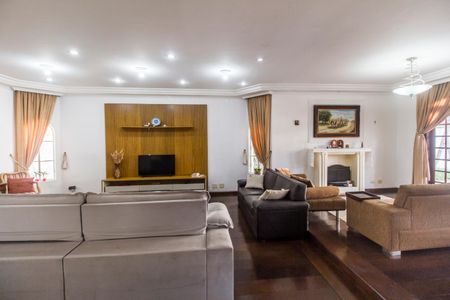 Casa de condomínio à venda com 410m², 4 quartos e 6 vagasSala