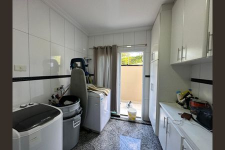 Casa de condomínio à venda com 450m², 4 quartos e 5 vagas Casa de condomínio à venda com 450m², 4 quartos e 5 vagasÁrea de Serviço
