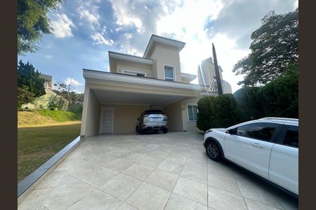 Casa de condomínio à venda com 450m², 4 quartos e 5 vagas Casa de condomínio à venda com 450m², 4 quartos e 5 vagasGaragem