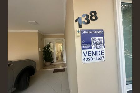 Casa de condomínio à venda com 450m², 4 quartos e 5 vagas Casa de condomínio à venda com 450m², 4 quartos e 5 vagasFachada