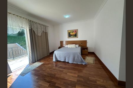 Casa de condomínio à venda com 450m², 4 quartos e 5 vagas Casa de condomínio à venda com 450m², 4 quartos e 5 vagasSuíte 4