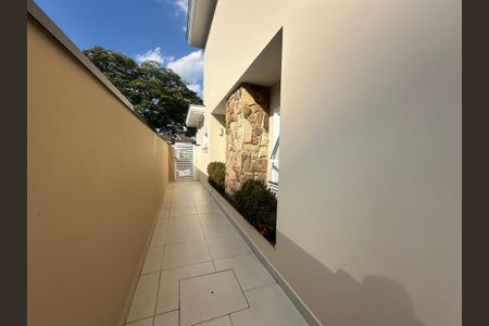 Casa de condomínio à venda com 450m², 4 quartos e 5 vagas Casa de condomínio à venda com 450m², 4 quartos e 5 vagasQuintal