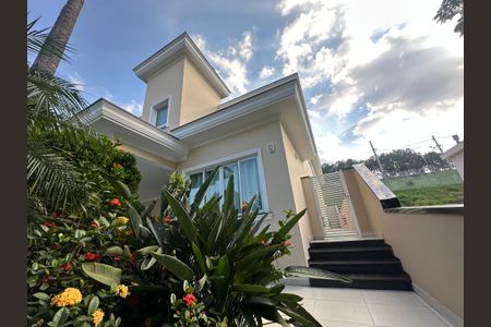 Casa de condomínio à venda com 450m², 4 quartos e 5 vagas Casa de condomínio à venda com 450m², 4 quartos e 5 vagasGaragem