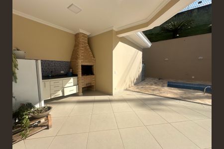 Casa de condomínio à venda com 450m², 4 quartos e 5 vagas Casa de condomínio à venda com 450m², 4 quartos e 5 vagasChurrasqueira