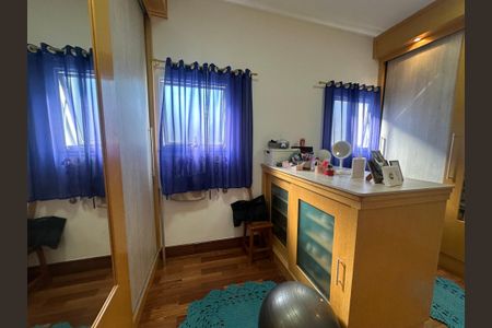 Casa de condomínio à venda com 450m², 4 quartos e 5 vagas Casa de condomínio à venda com 450m², 4 quartos e 5 vagasCloset da suíte 4