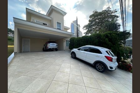 Casa de condomínio à venda com 450m², 4 quartos e 5 vagas Casa de condomínio à venda com 450m², 4 quartos e 5 vagasGaragem
