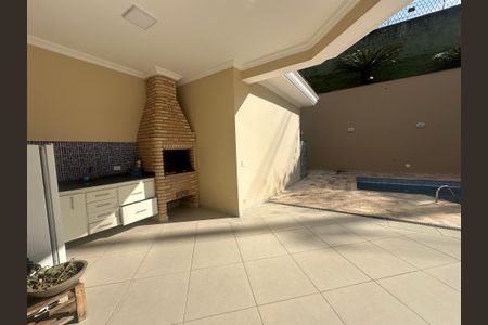 Casa de condomínio à venda com 450m², 4 quartos e 5 vagas Casa de condomínio à venda com 450m², 4 quartos e 5 vagasChurrasqueira