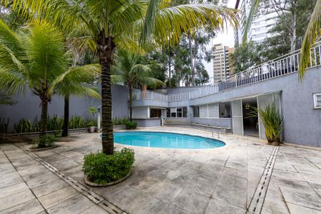 Casa de condomínio à venda com 682m², 5 quartos e 6 vagasÁrea comum