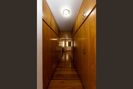 Casa de condomínio à venda com 682m², 5 quartos e 6 vagasSuite 1