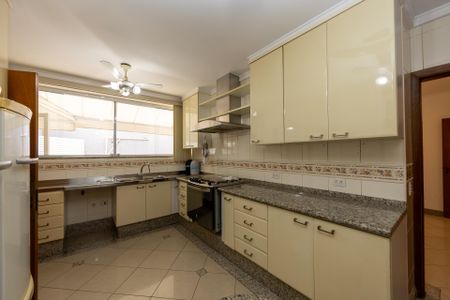 Casa de condomínio à venda com 682m², 5 quartos e 6 vagasCozinha