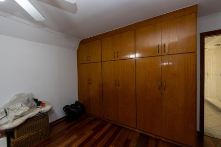 Casa de condomínio à venda com 682m², 5 quartos e 6 vagasÁrea de Serviço