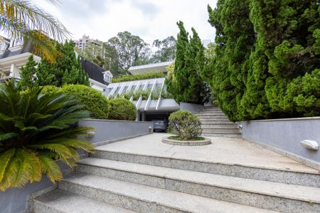 Fachada da casa de casa de condomínio à venda com 5 quartos, 682m² em Alphaville Residencial Um, Barueri