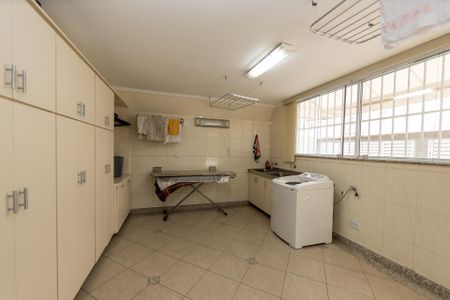 Casa de condomínio à venda com 682m², 5 quartos e 6 vagasÁrea de Serviço