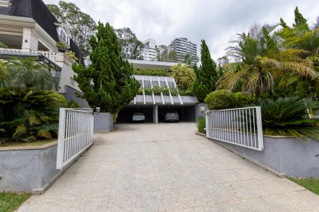 Fachada da casa de casa de condomínio à venda com 5 quartos, 682m² em Alphaville Residencial Um, Barueri