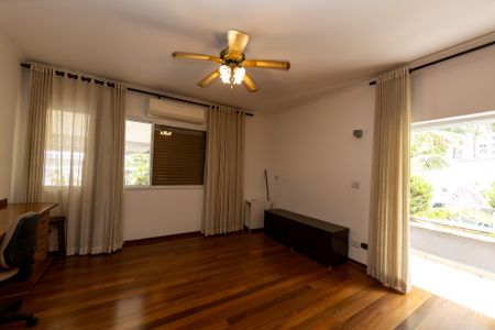 Casa de condomínio à venda com 682m², 5 quartos e 6 vagasSuite 1