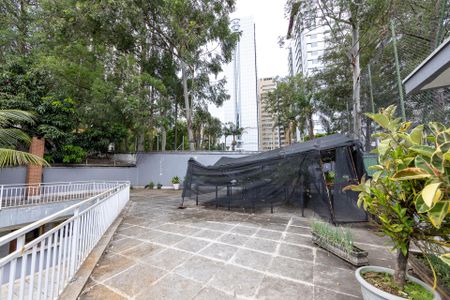 Casa de condomínio à venda com 682m², 5 quartos e 6 vagasÁrea comum