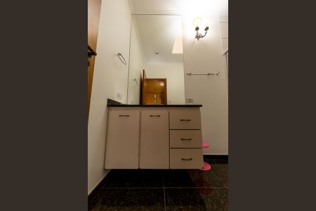 Casa de condomínio à venda com 682m², 5 quartos e 6 vagasBanheiro Suíte 2