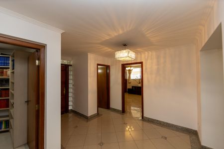 Casa de condomínio à venda com 682m², 5 quartos e 6 vagasHall de entrada